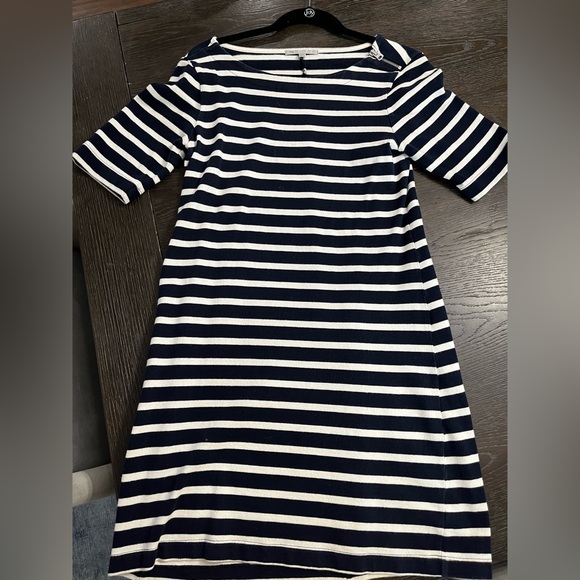 Gap Short Sleeve Sweater Dress-Size Medium - Picture 1 of 3